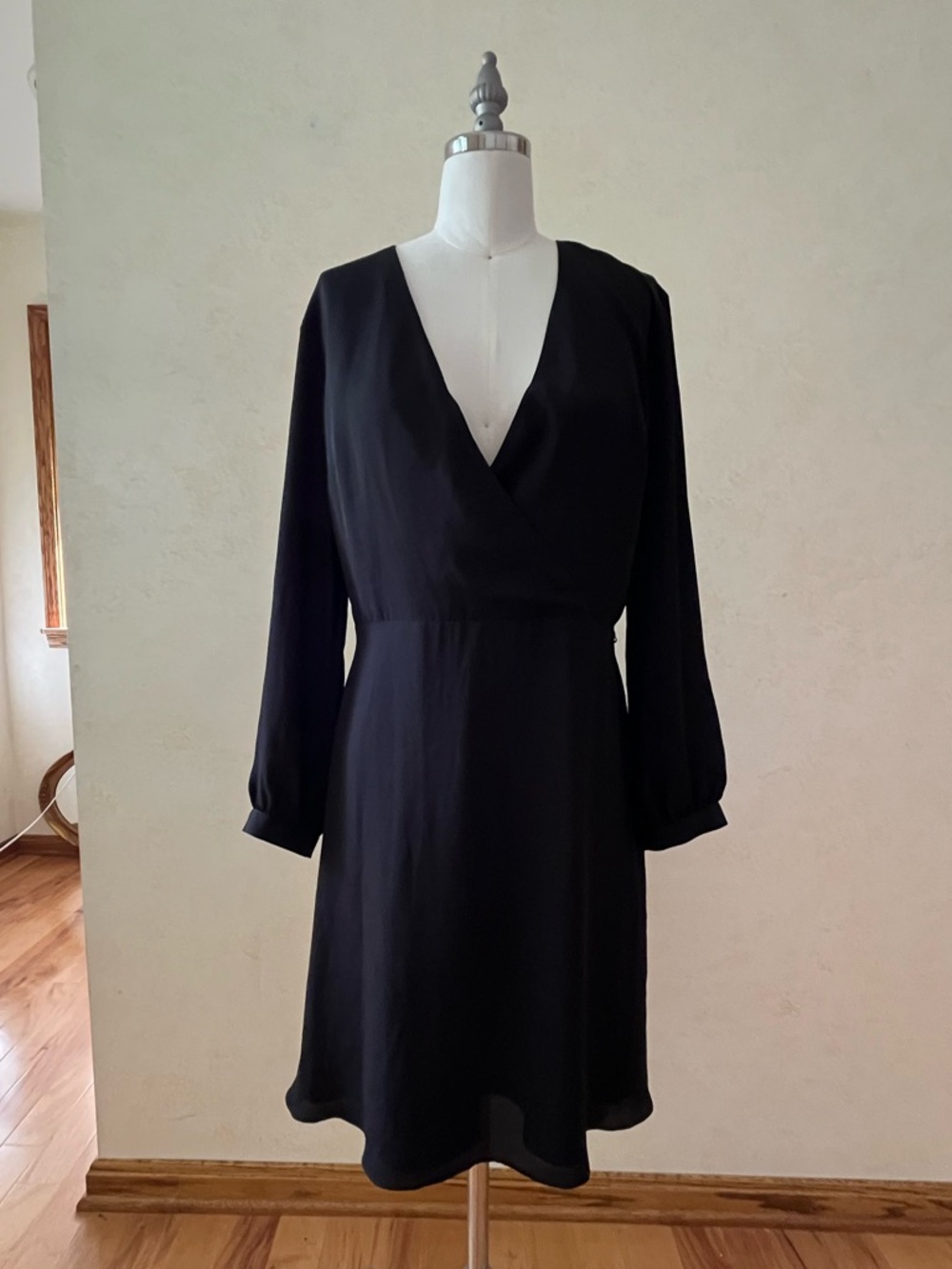 Banana Republic NEW Long Sleeve Faux Wrap V-Neck Dress Black